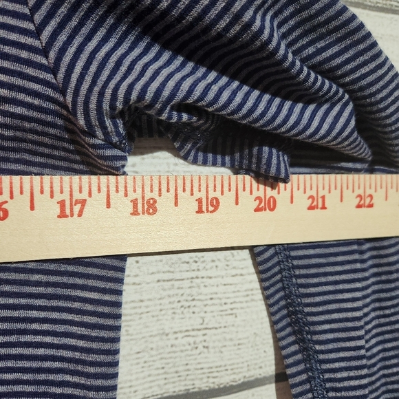 Athleta Cowl Neck Long Sleeve Top, Size XL - Picture 9 of 9